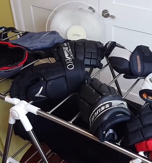 cleaning-hockey-equipment-at-home